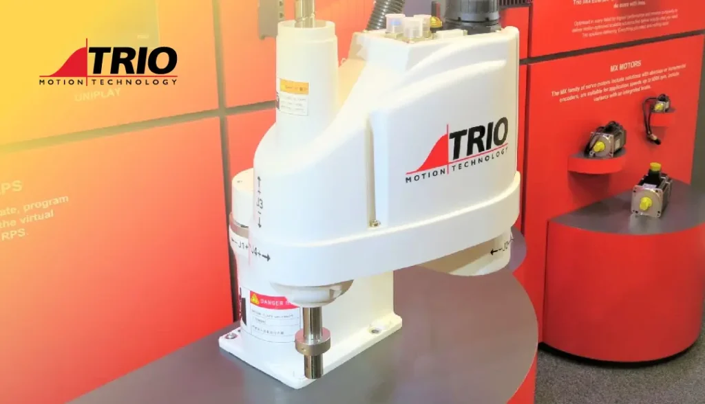 100 robotów SCARA na linii