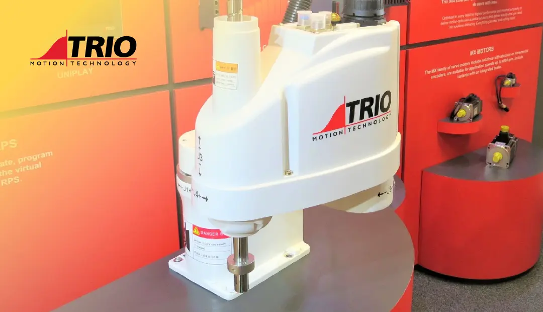 100 robotów SCARA na linii